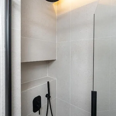 Apartment The H Experience Blackbird Spacious 2bd Close To The