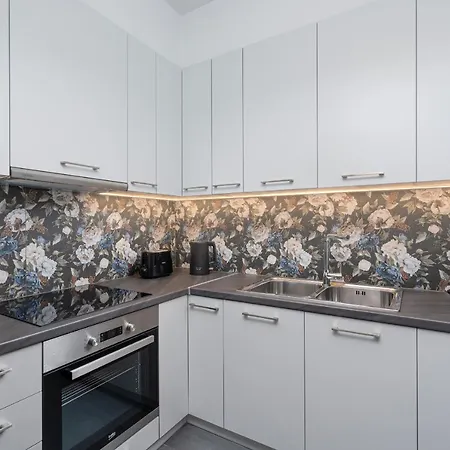 Апартаменты Blackbird Seaside Apartment Ксилокастро