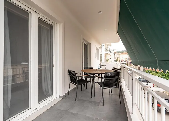 Blackbird Seaside Apartment Апартаменты *