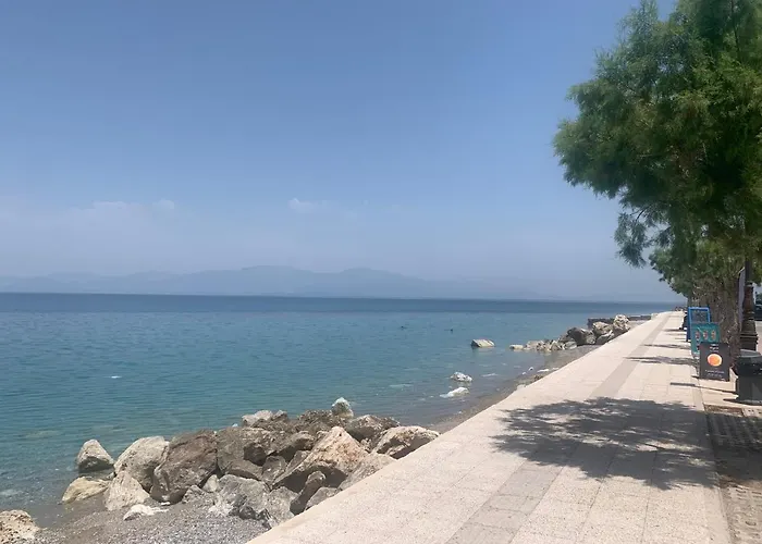 Blackbird Spacious 2bd Close To The