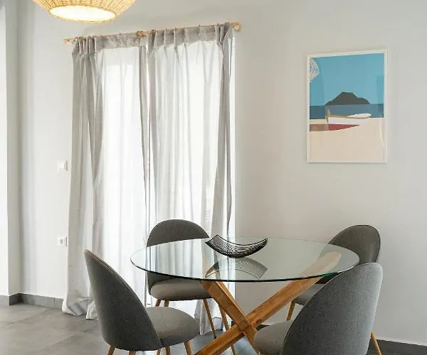 Апартаменты Blackbird Seaside Apartment